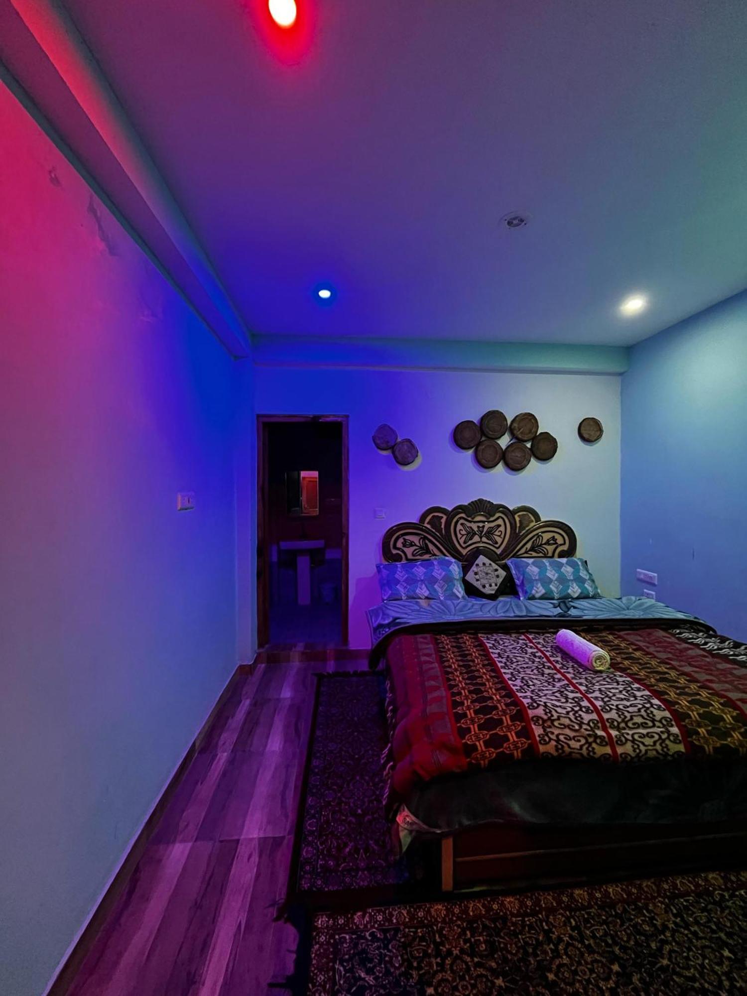 Karma Guest House And Cafe Kalgha 外观 照片