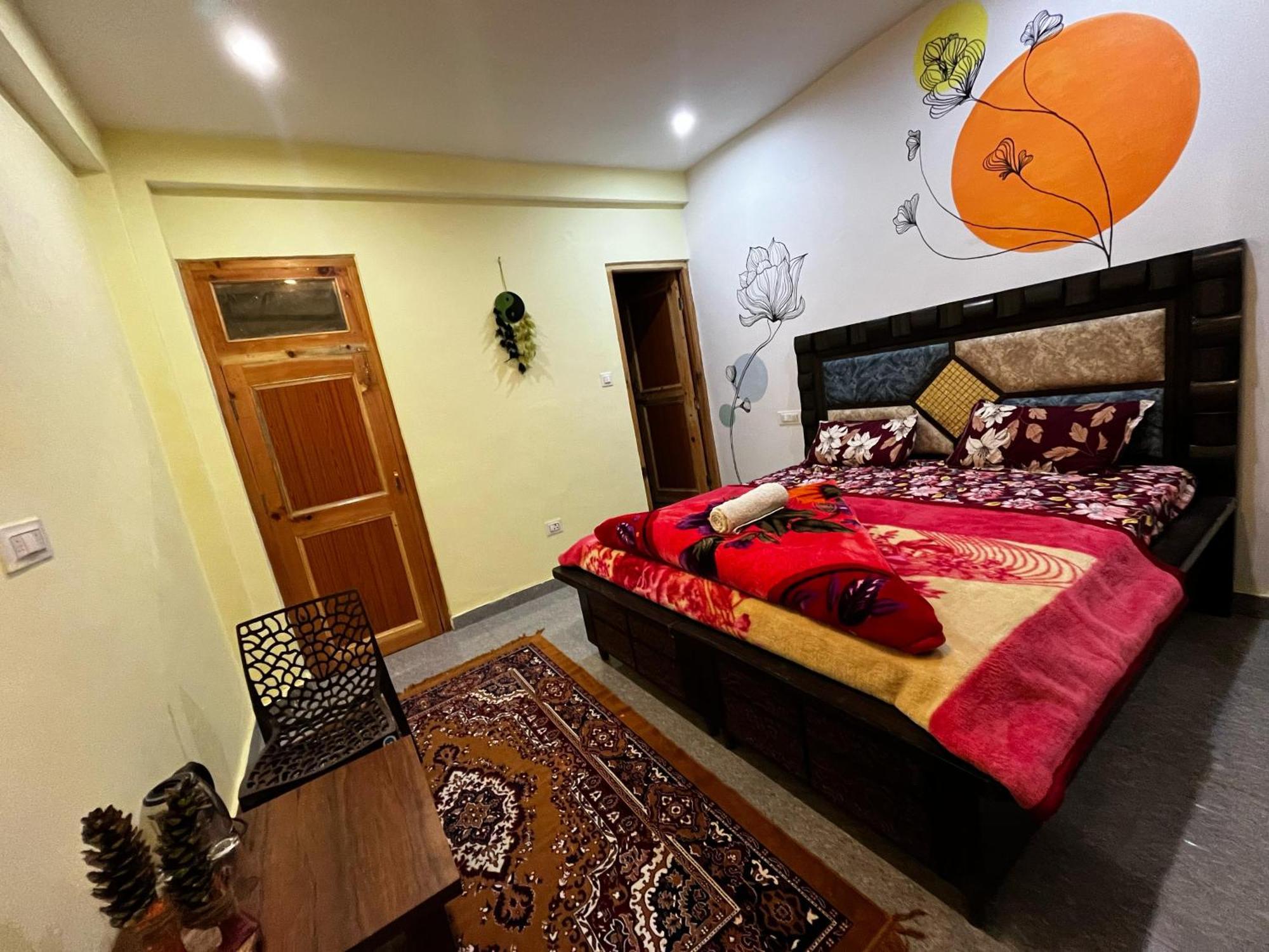 Karma Guest House And Cafe Kalgha 外观 照片